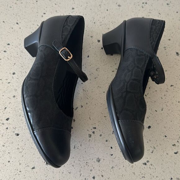 SAS Isabel Mary Jane's Size 8M Black/Snake Leather Shoes Made in USA EUC - Picture 3 of 12